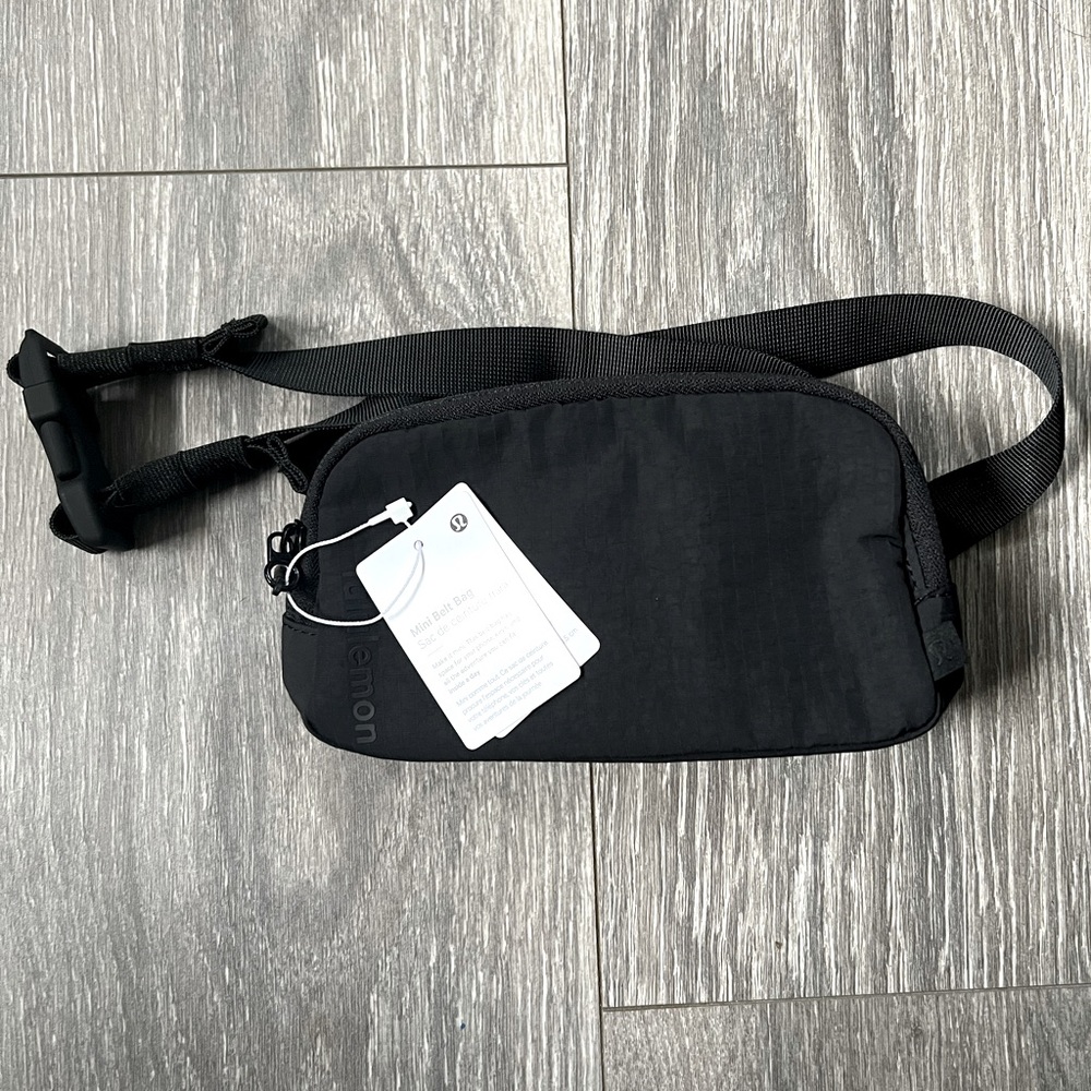 Lululemon Mini Belt Bag Black